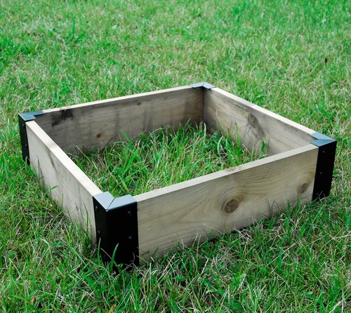 Small corner brackets raised - corner,