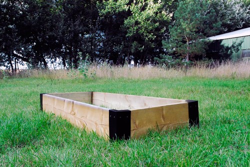 Large corner brackets raised - large,